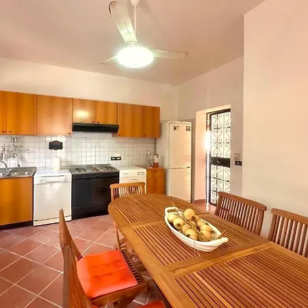 Cassia, Villa